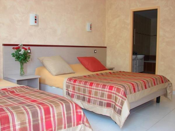 Auberge De Bonpas Logis De France Hotel Авиньон Стая снимка