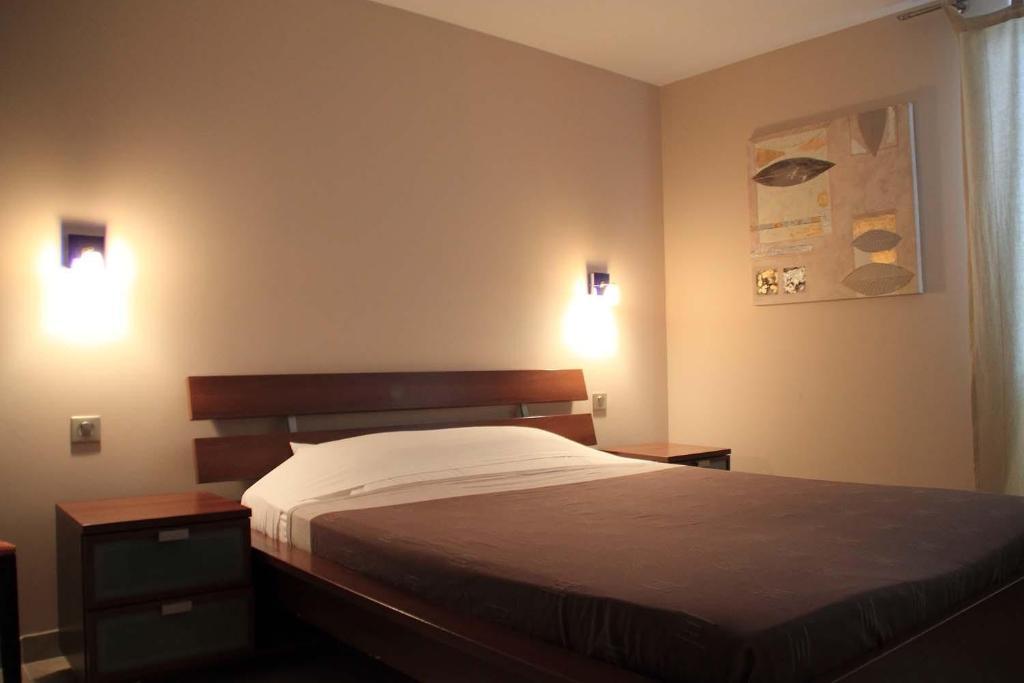 Auberge De Bonpas Logis De France Hotel Авиньон Стая снимка